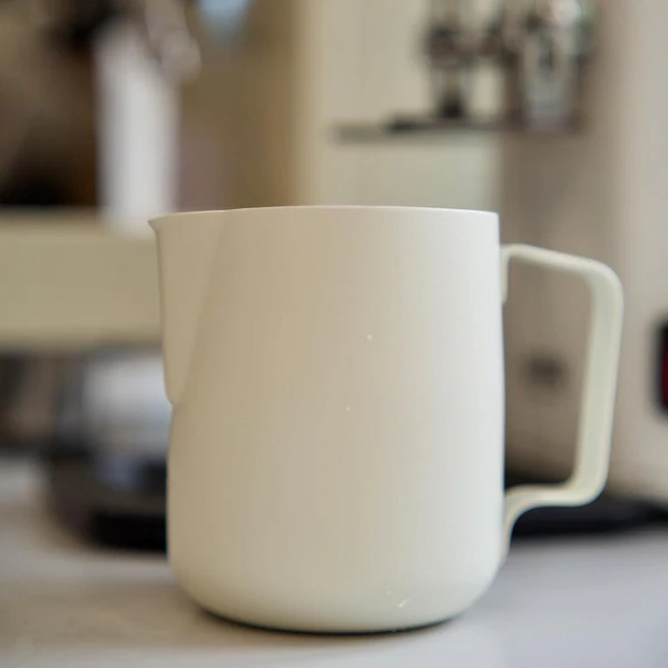 WPM Milk Pitcher 450cc / Round Spoout / Black